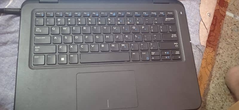 Dell latitude 3310 0