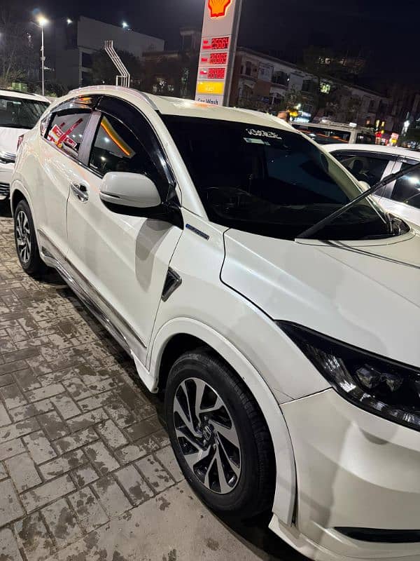 Honda Vezel 2015 1