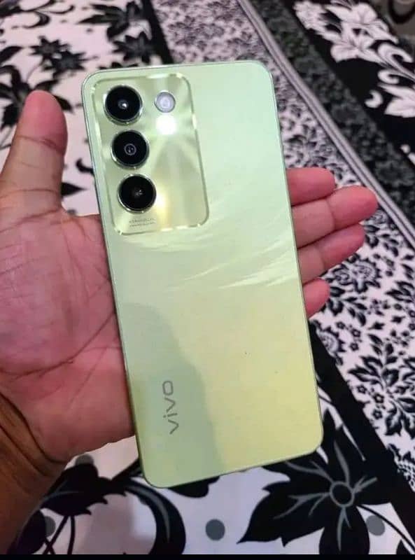 Vivo y100 8+8 256 2