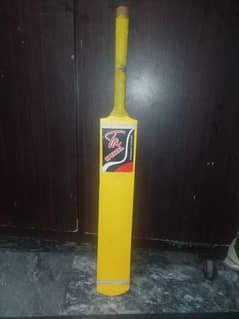 "High-Quality Cricket Bat for Sale – Perfect for Power Hitting!"