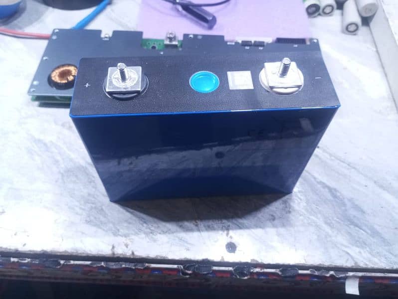 LITHIUM PHOSPHATE CELLS 3.2V 100Ah. 2
