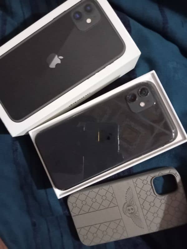 iPhone 11 Water pack 1