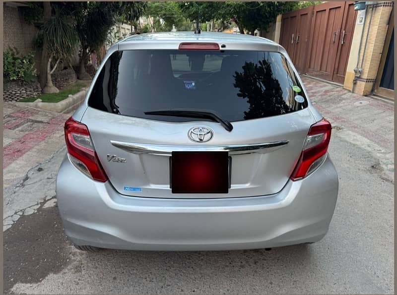 Toyota Vitz 2014 9