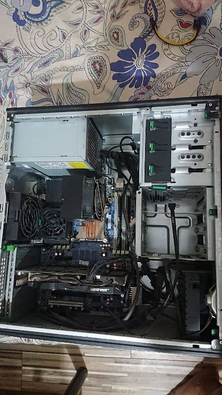 Desktop PC HP Z420 with a GTX 660 GPU 0