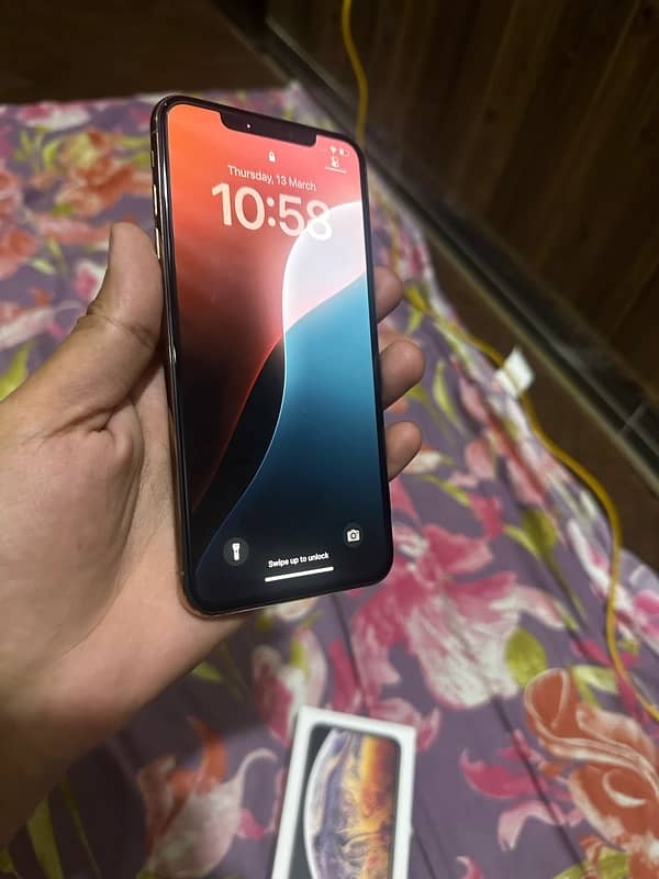 iPhone XS Max 0