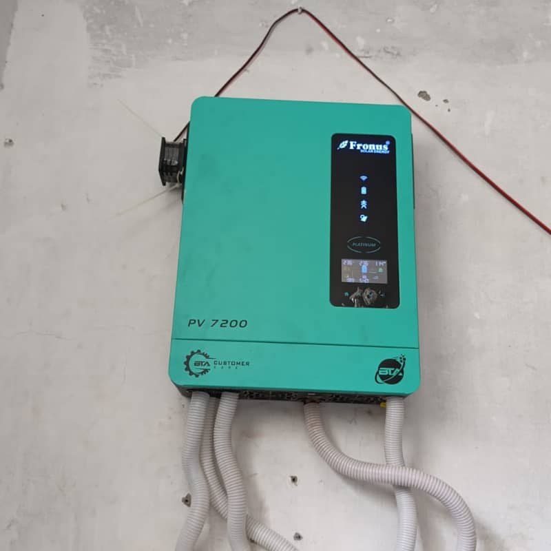 PV 7200 SOLAR HYBRID INVERTOR 1