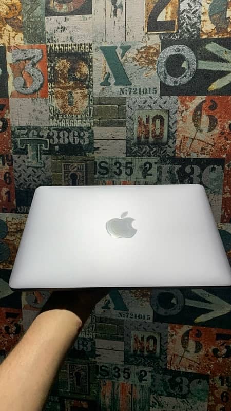 Macbook Pro 2019 13” 15 cycle count 0