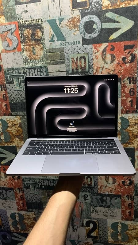 Macbook Pro 2019 13” 15 cycle count 1