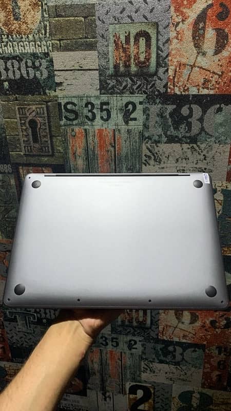 Macbook Pro 2019 13” 15 cycle count 3