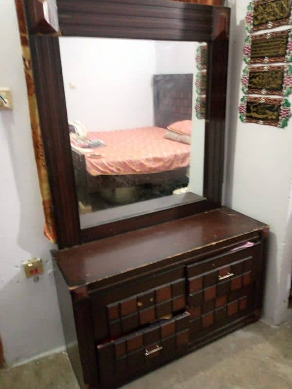 Double bed 2 side tables dressing table 1