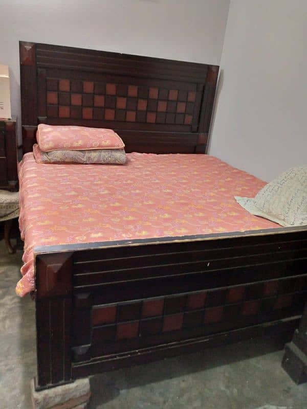 Double bed 2 side tables dressing table 3