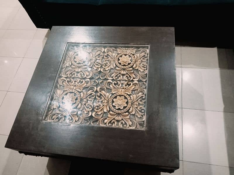 large size table 1