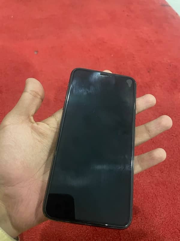 iphone11 pro Maxx 6