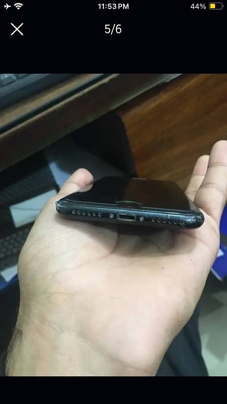 i phone SE 3rd GEN 1