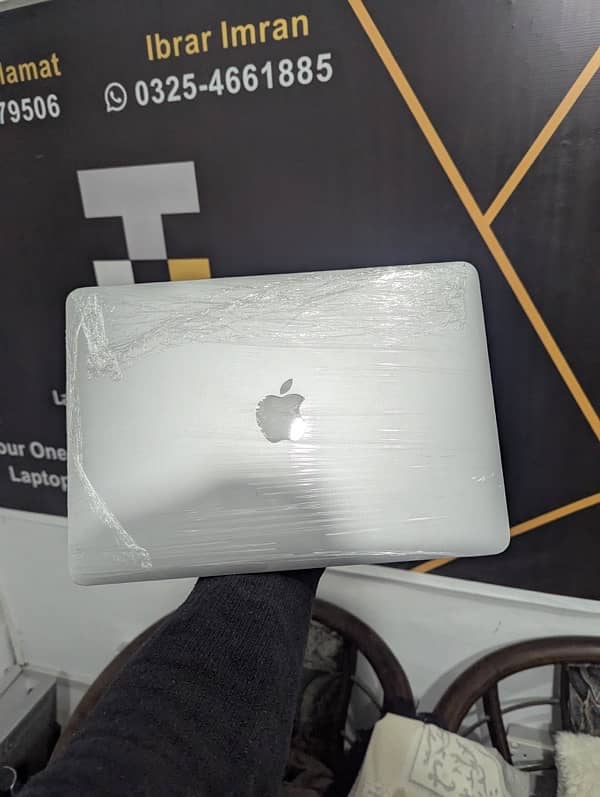 macbooks pro and air 4