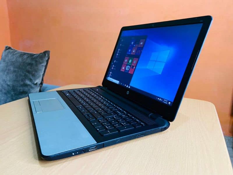 HP Gaming Laptop 6Gb Graphic 6TH Gen 8GB Ram 750GB Hard 15.6"Display 6