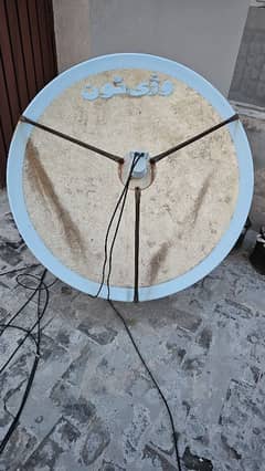 Dish Antenas With 02 TVs LNBs