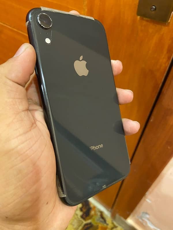 iPhone XR 1