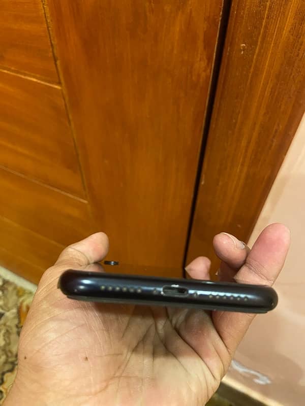 iPhone XR 3