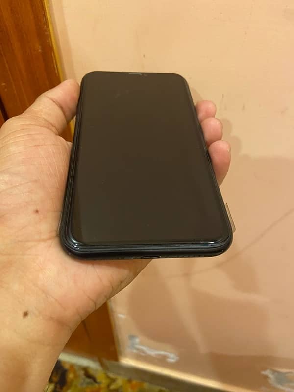 iPhone XR 5