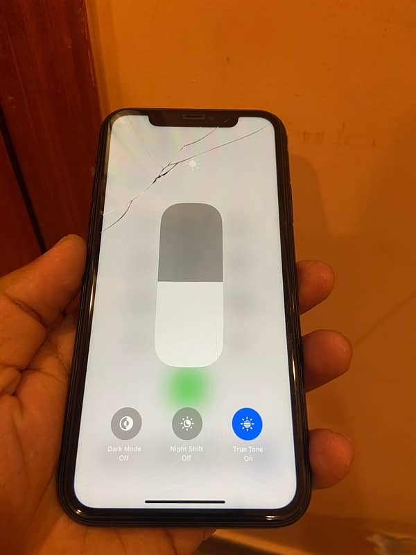 iPhone XR 7