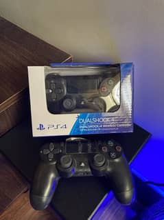 PS4 controllers