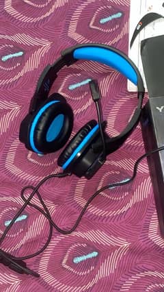 GAMING HEADPHONES WITH MIC