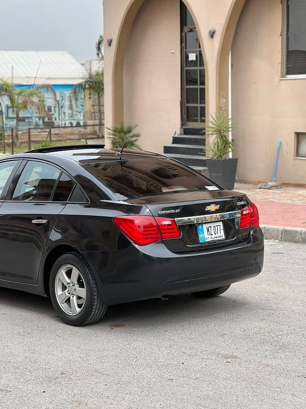 Chevrolet Cruze 1.8 full option A special laxzary American car 1