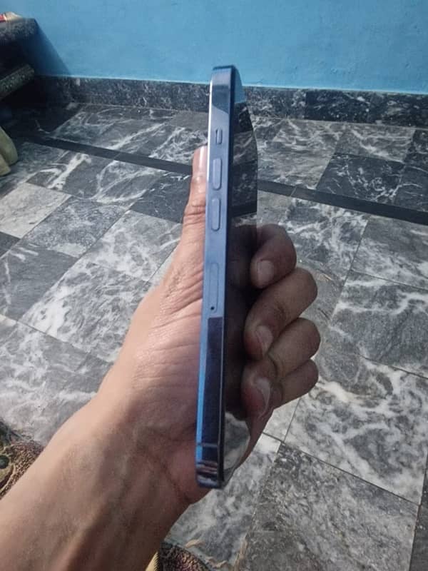 i phone 13 pro 4