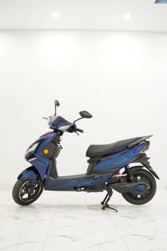 Electric Bike FH | 2000W | 72V | 80km/h | LCD Display | 6 Batteries