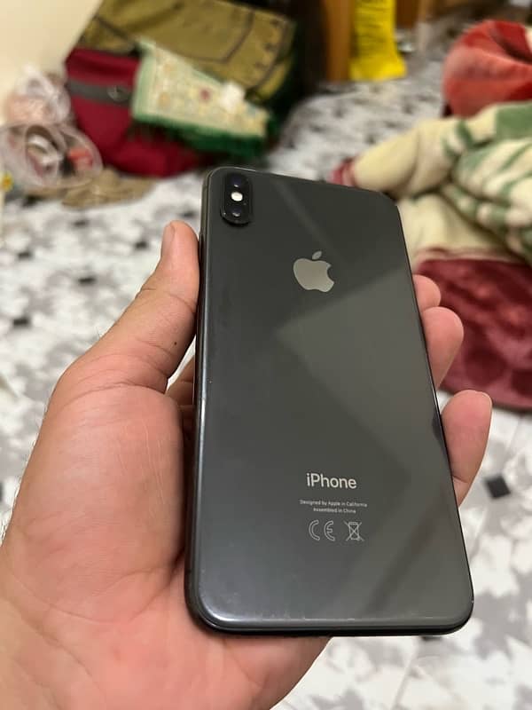 iPhone XsMax 4