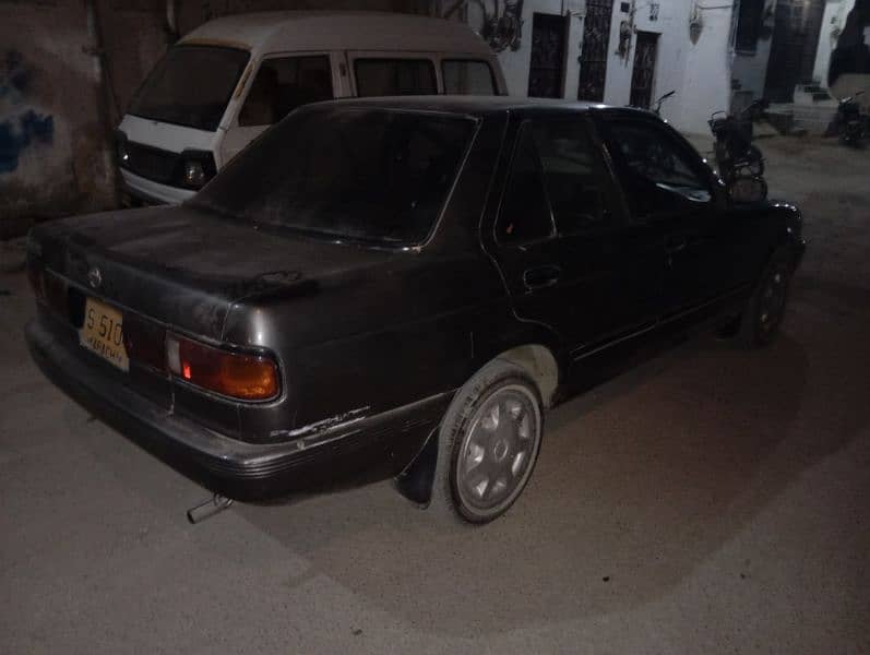 Nissan Sunny 1992 3