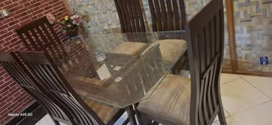 Six seater Dinning table