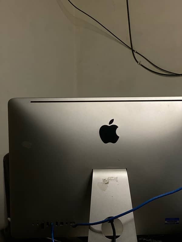 iMac 21.5-inch,Mid 2011 1