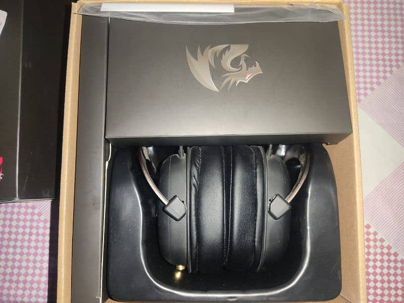 Redragon slightly used headset 5