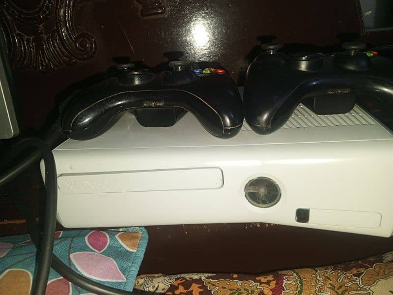 Xbox 360 slim 1