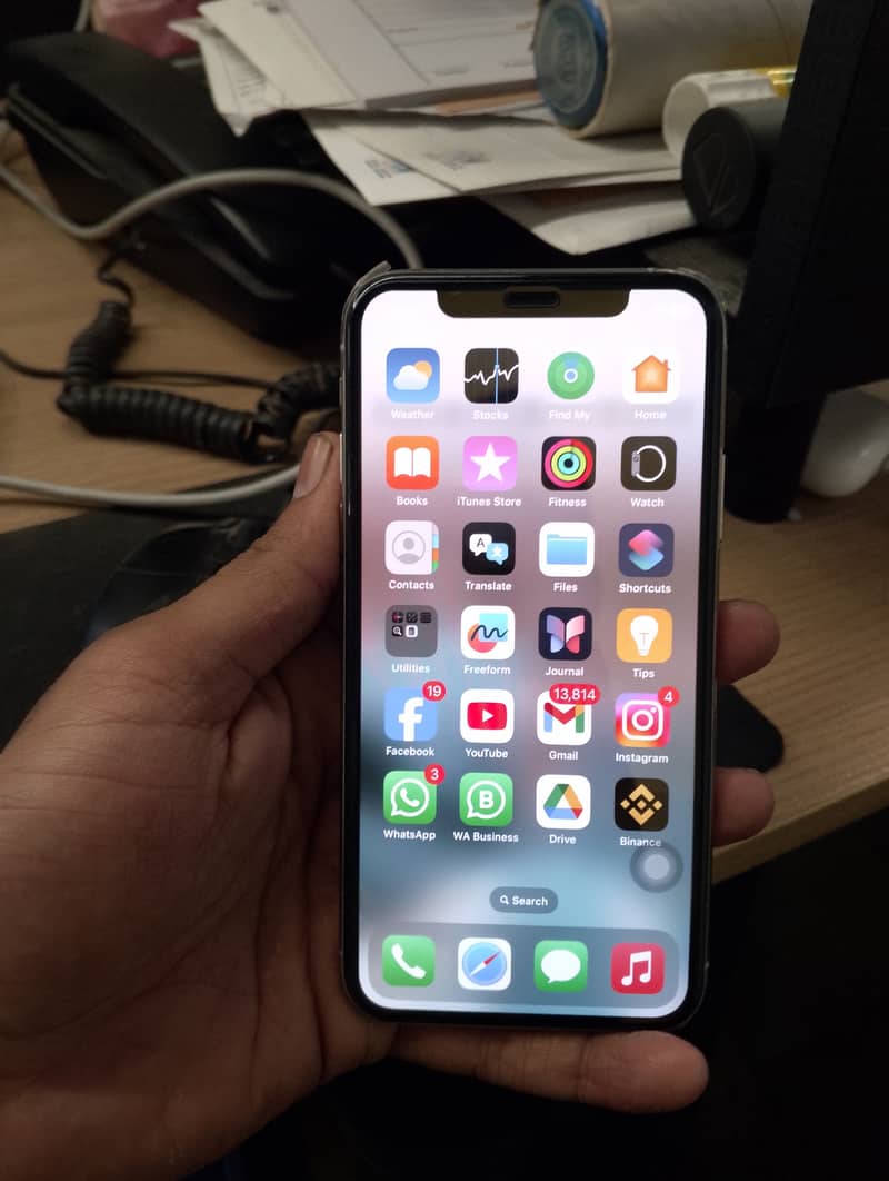 Apple iPhone XS 1