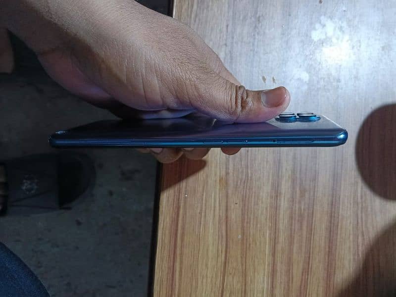 OPPO F 17 PRO 3