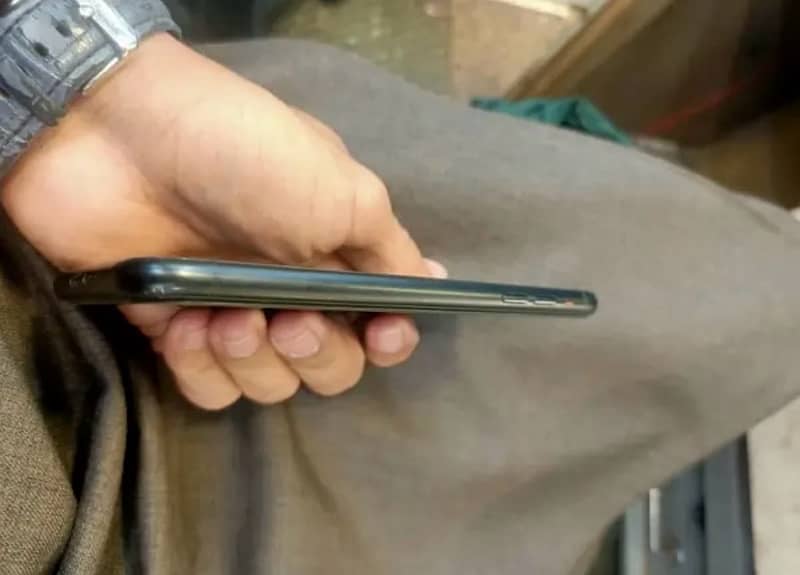 iPhone XR 64 gb non pta 3