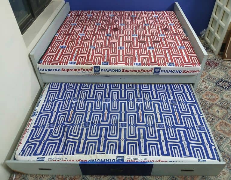 2 in 1 Queen Size Bed with Mattresses 0