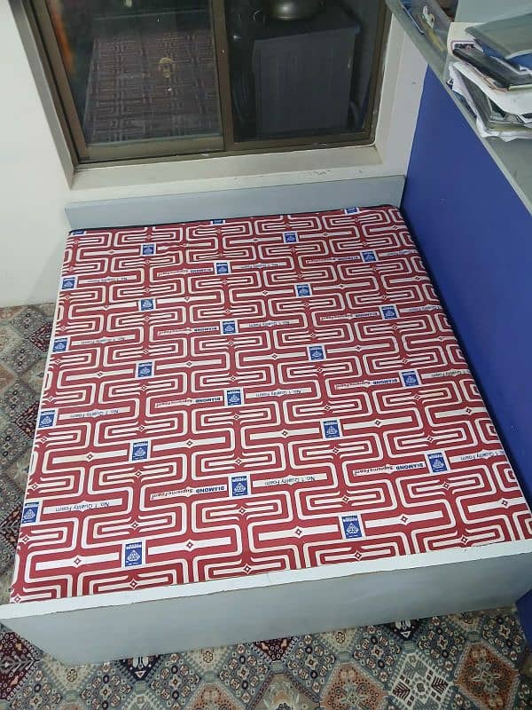 2 in 1 Queen Size Bed with Mattresses 3