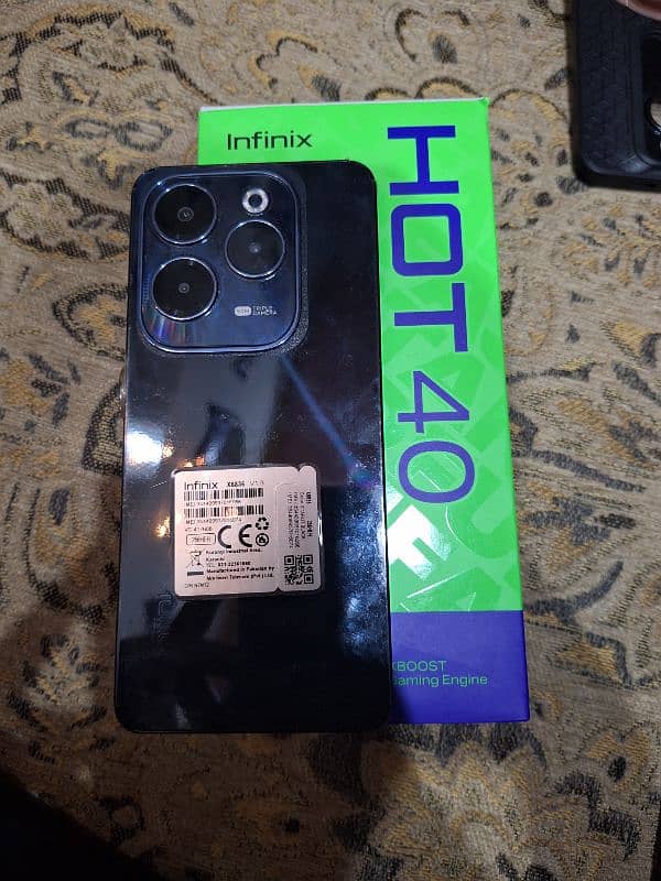 Infinix hot 40  8/256 0