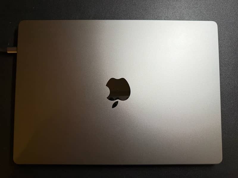 Macbook Pro M3 14" 8/512 Grey 1