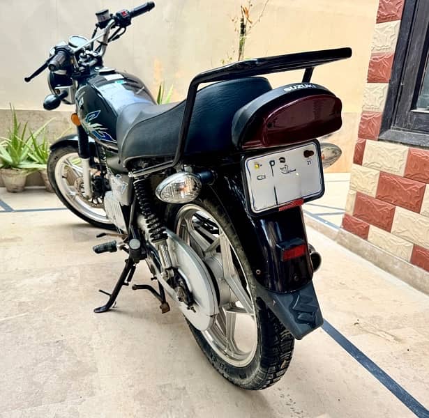 Suzuki GS150 SE 0