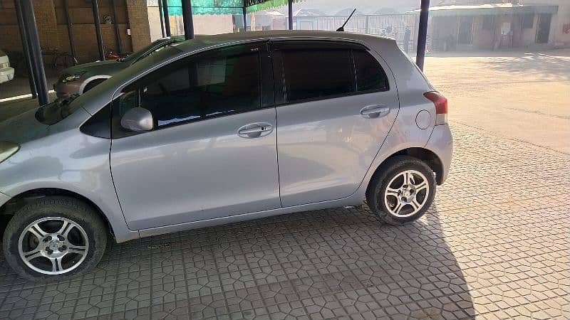 Toyota Vitz 2008 3