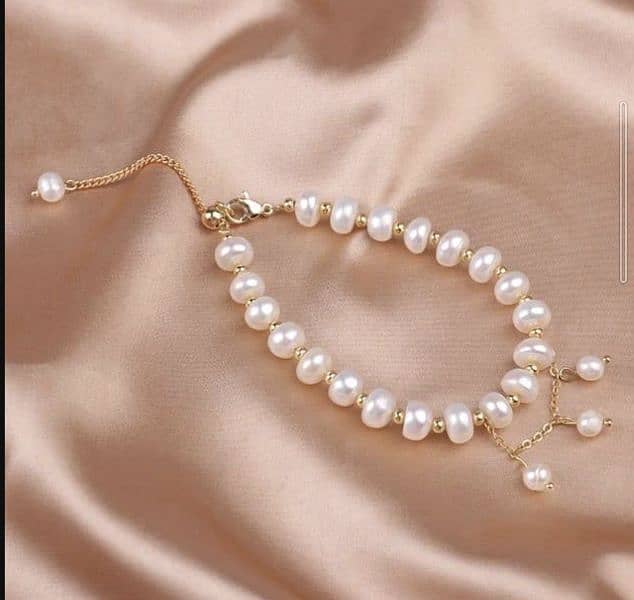 Pearl beaded bracrlet 1