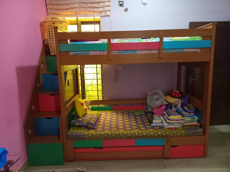 triple bed 0