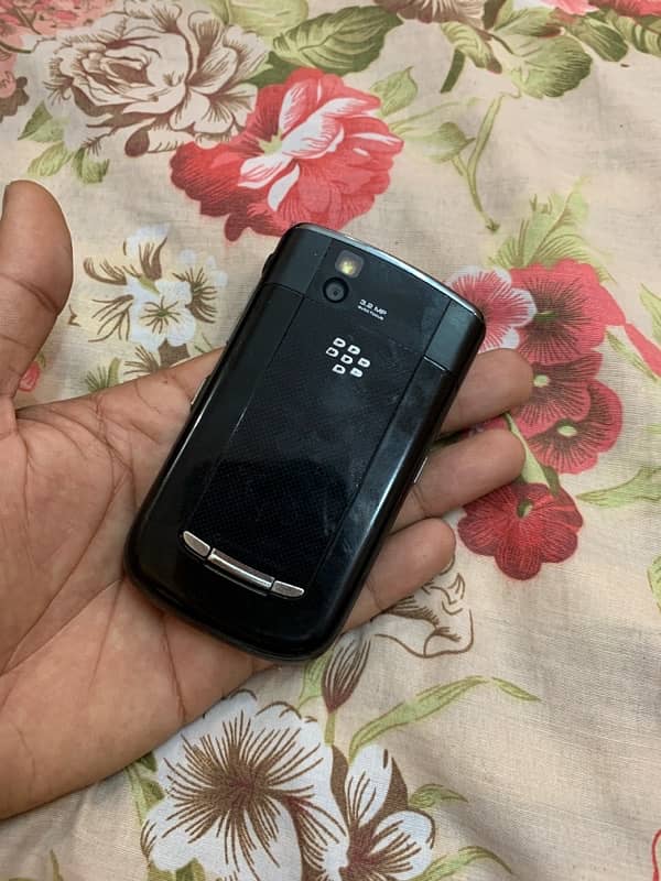 Blackberry Tour 9630 Sim Working 10/10 Condition For Sale 1