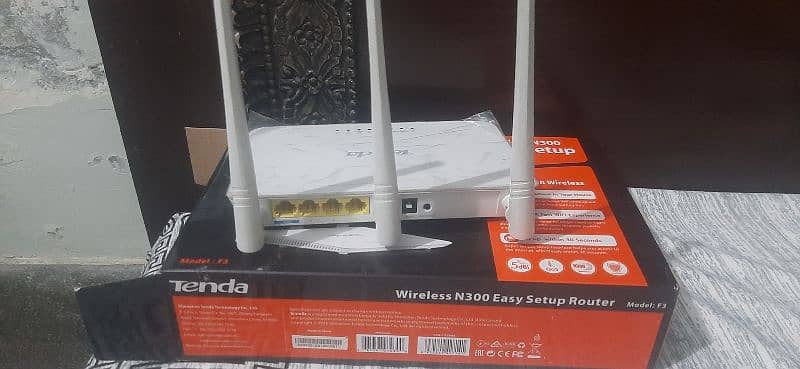 WiFi router ( Tenda) 4