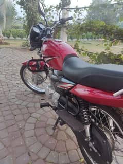 Yamaha yb 125z (model 2018) Yamaha in bike total genius